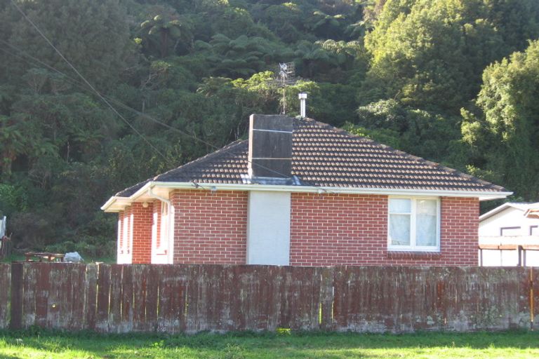 Photo of property in 37 Gillespies Road, Birchville, Upper Hutt, 5018