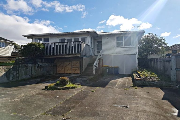 Photo of property in 16 Reiman Street, New Lynn, Auckland, 0600
