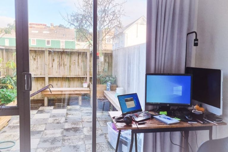 Photo of property in 16/31u Princess Terrace, Newtown, Wellington, 6021