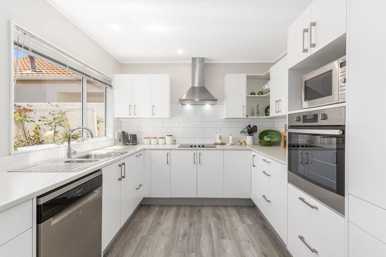 Photo of property in 3 Lakeside Villas, Whitby, Porirua, 5024