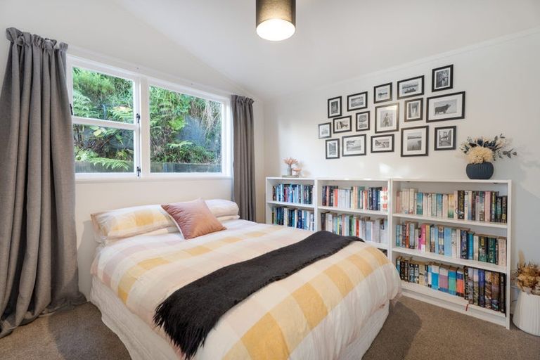 Photo of property in 8 Sheridan Terrace, Johnsonville, Wellington, 6037