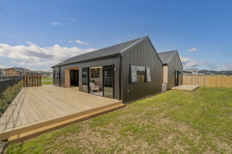 Photo of property in 4 Ngaroma Crescent, Whitianga, 3510