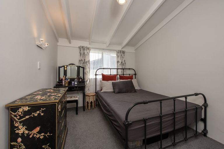 Photo of property in 24/125u Queens Drive, Lyall Bay, Wellington, 6022