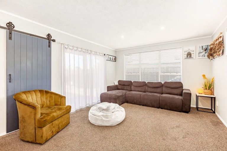 Photo of property in 41 Cleat Street, Whitby, Porirua, 5024