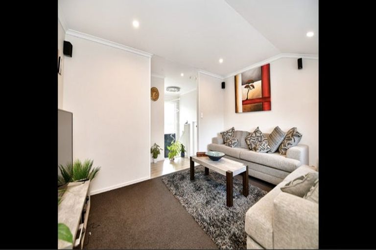 Photo of property in 780 East Coast Road, Oteha, Auckland, 0630