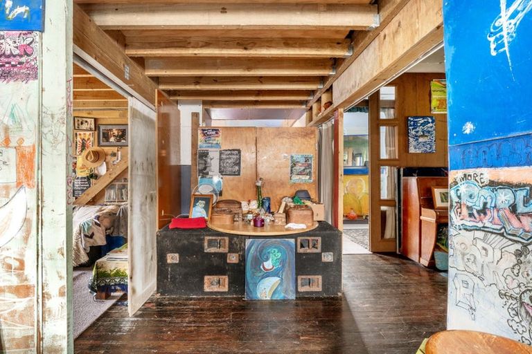 Photo of property in 115 Cornfoot Street, Castlecliff, Whanganui, 4501