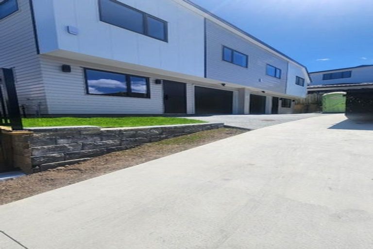 Photo of property in 90a West Harbour Drive, West Harbour, Auckland, 0618