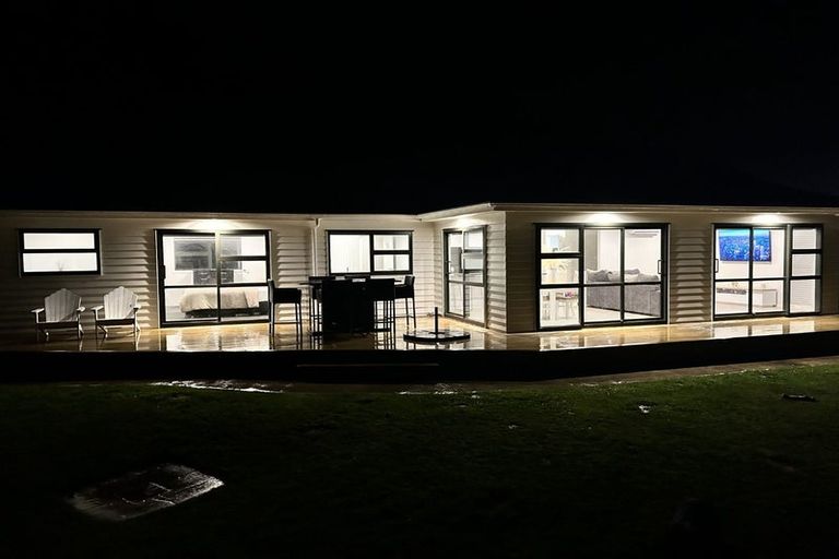 Photo of property in 17 Jack Vaughan Grove, Wainuiomata, Lower Hutt, 5014