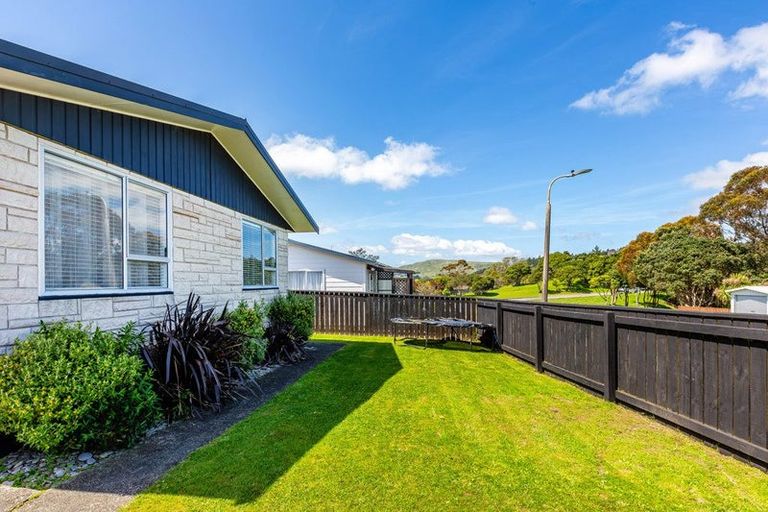 Photo of property in 41 Cleat Street, Whitby, Porirua, 5024
