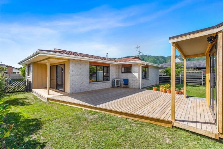 Photo of property in 72 Kapanui Road, Waikanae, 5036