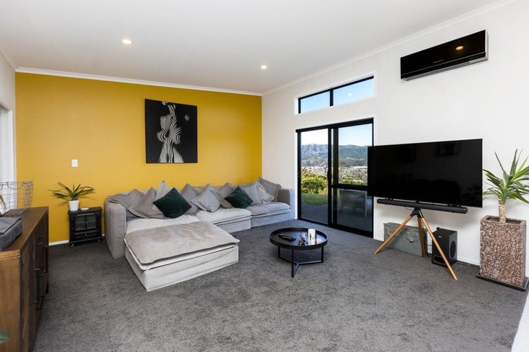 Photo of property in 51 Percy Kinsman Crescent, Riverstone Terraces, Upper Hutt, 5018