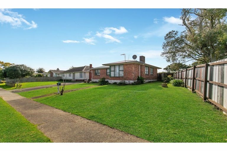 Photo of property in 16 Imrie Avenue, Mangere, Auckland, 2022