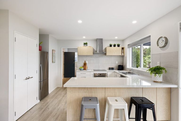 Photo of property in 2 Haywards Lane, Duvauchelle, 7581