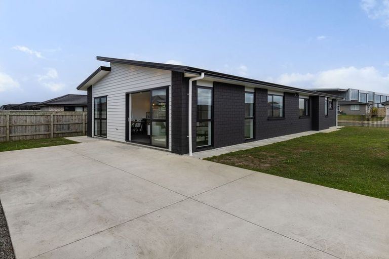 Photo of property in 104 Hinemoa Street, Levin, 5510