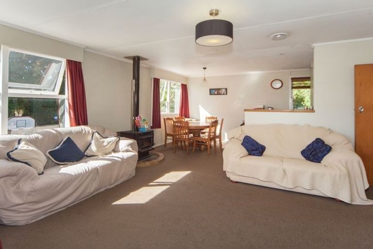 Photo of property in 41 Taipari Road, Te Atatu Peninsula, Auckland, 0610