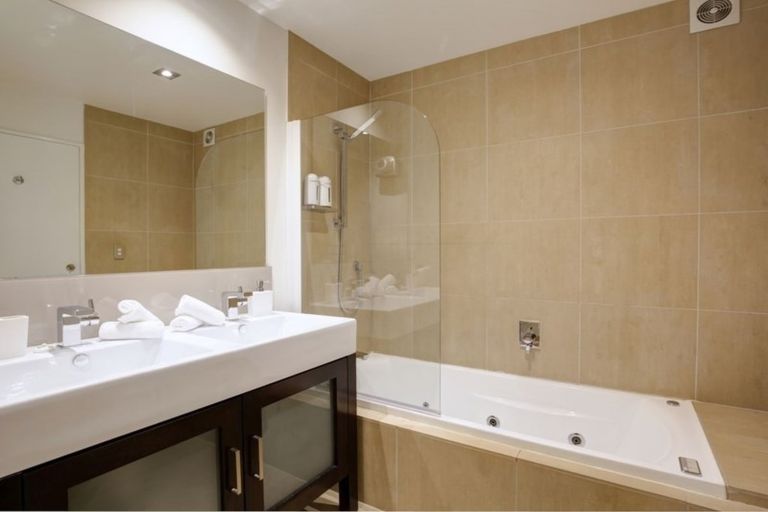 Photo of property in 1/11 Gum Lane, Queenstown, 9300