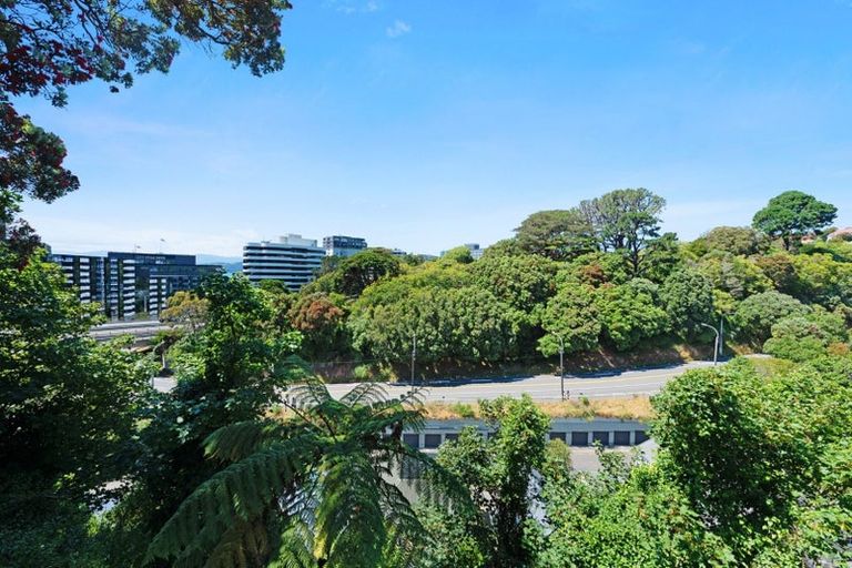 Photo of property in 23f5 Glenbervie Terrace, Thorndon, Wellington, 6011