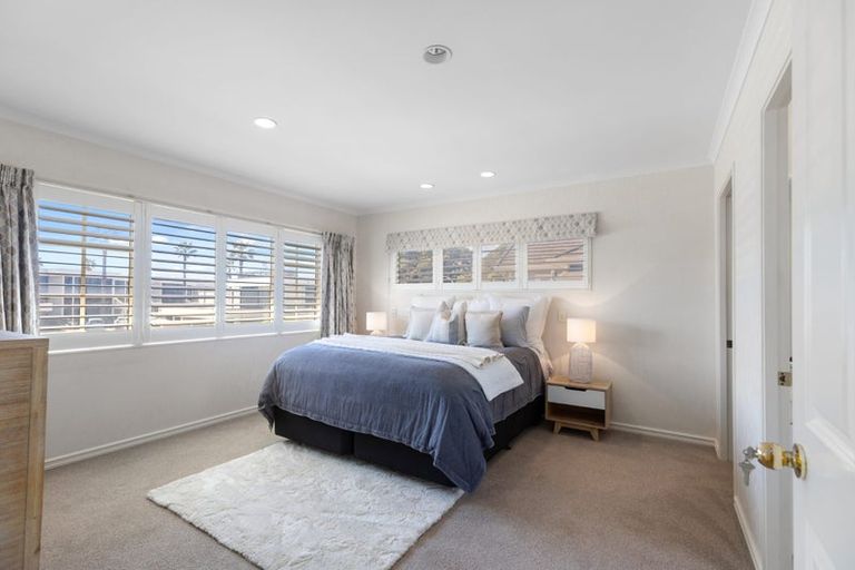 Photo of property in 15 Dungarvon Place, Clendon Park, Auckland, 2103