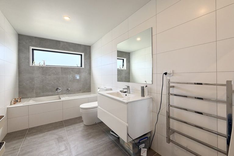Photo of property in 35 Westgate Drive, Westgate, Auckland, 0614