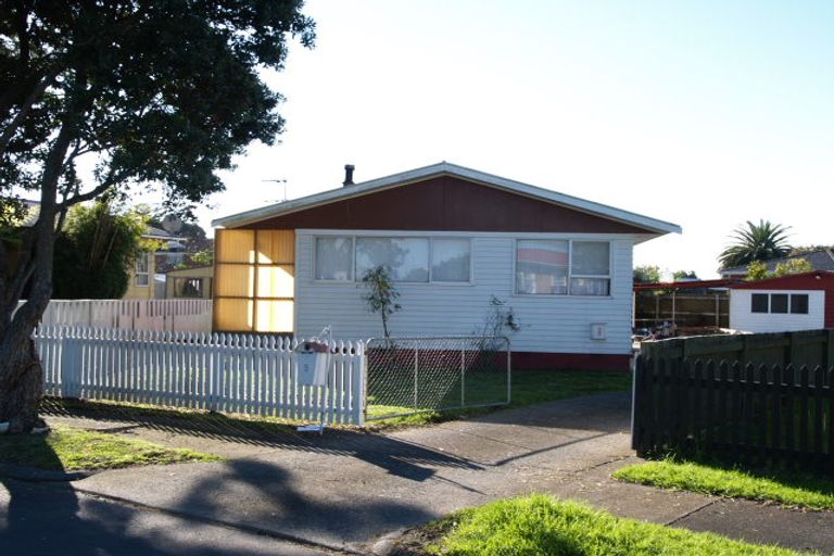 Photo of property in 10 Kairanga Street, Mangere East, Auckland, 2024