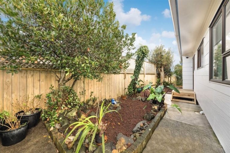 Photo of property in 25 Clearview Heights, Ranui, Auckland, 0612