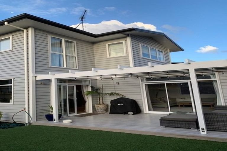 Photo of property in 5 Riroriro Road, Hobsonville, Auckland, 0616