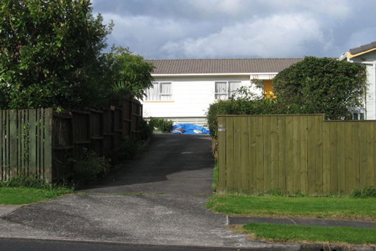 Photo of property in 2a/1 Matipo Road, Te Atatu Peninsula, Auckland, 0610