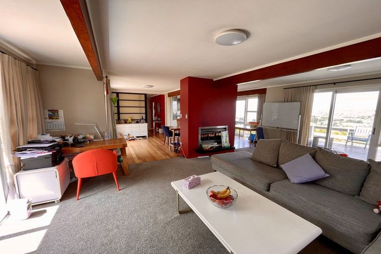Photo of property in 13 Carlisle Road, Torbay, Auckland, 0630