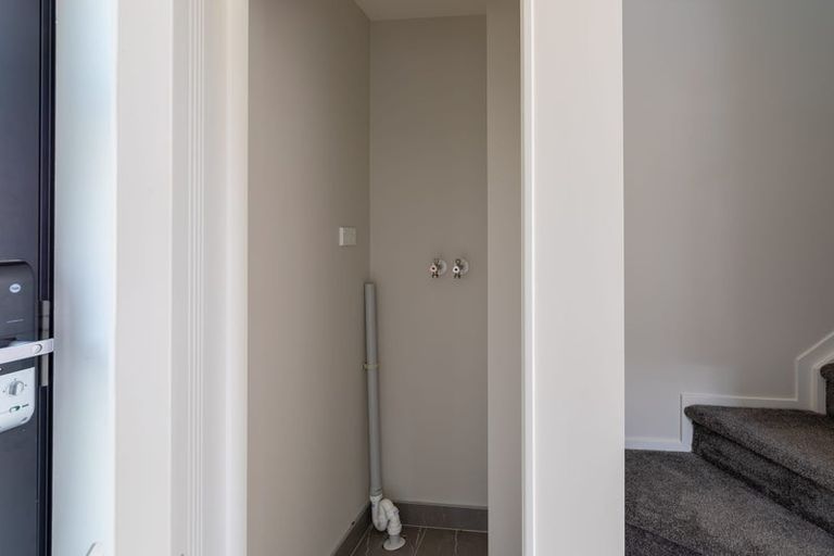 Photo of property in 7/11 Karamu Street, Te Atatu Peninsula, Auckland, 0610