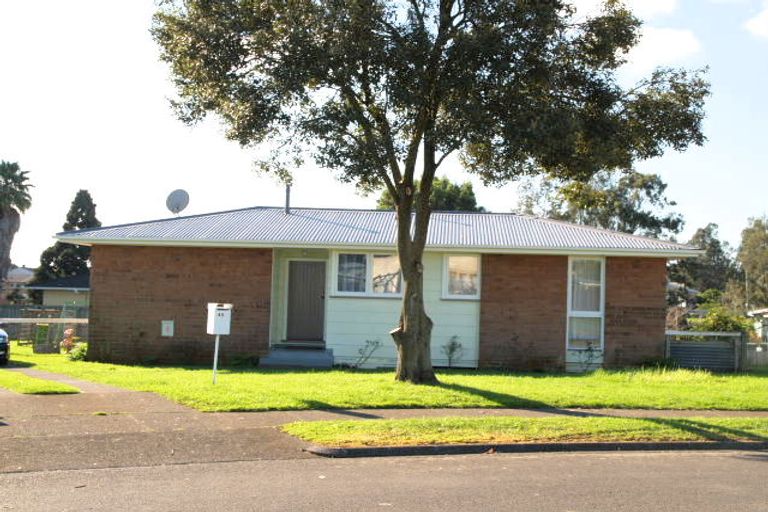 Photo of property in 43 Chadwick Crescent, Mangere East, Auckland, 2024