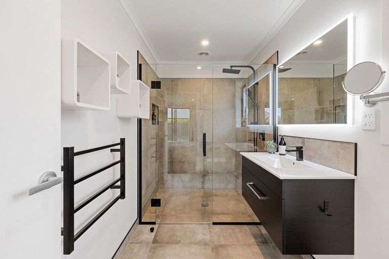 Photo of property in 19 Rose Leigh Drive, Cambridge, 3434