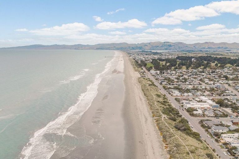 Photo of property in 2/22 Marine Parade, North New Brighton, Christchurch, 8083