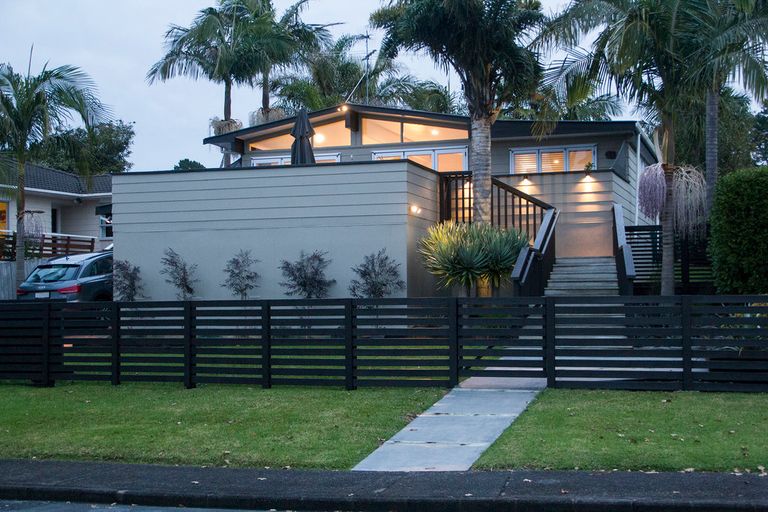 Photo of property in 26 Pipitea Place, Massey, Auckland, 0614