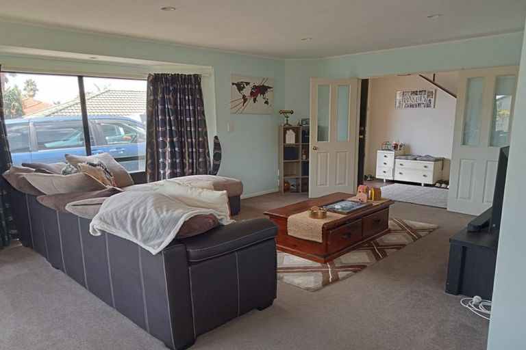 Photo of property in 9 San Fernando Way, Henderson, Auckland, 0612