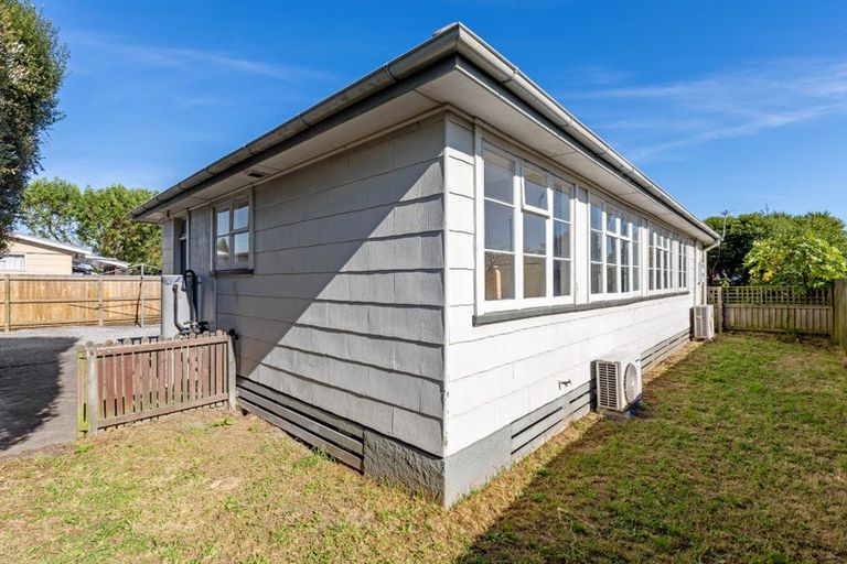 Photo of property in 2a Dickson Crescent, Hornby, Christchurch, 8042