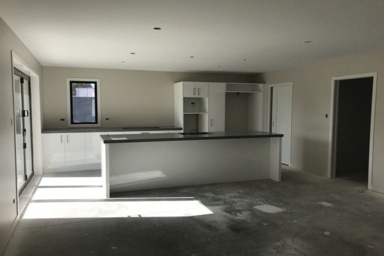 Photo of property in 13 Grand Oaks Drive, Awapuni, Palmerston North, 4412