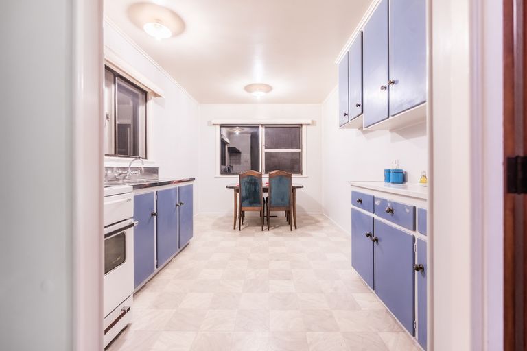 Photo of property in 34 Kaikoura Street, Henderson, Auckland, 0612