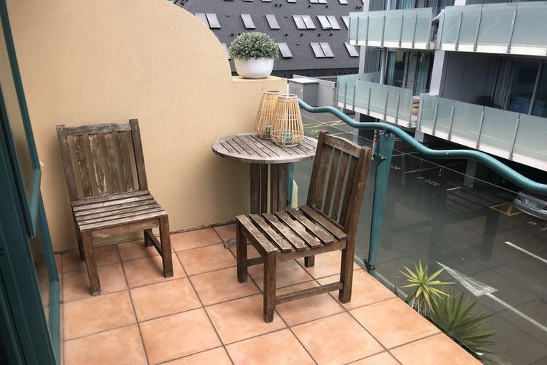 Photo of property in 6 Adams Avenue, Mount Maunganui, 3116