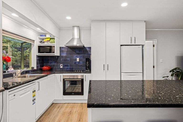 Photo of property in 25a Crompton Road, Massey, Auckland, 0614