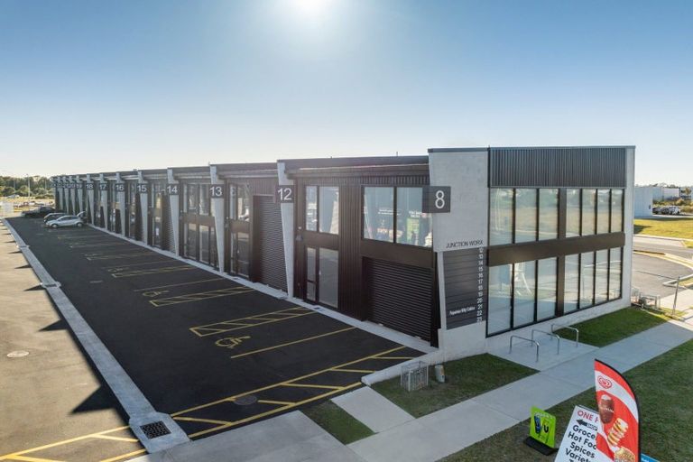 Photo of property in 55 Whati Lane, Henderson, Auckland, 0612