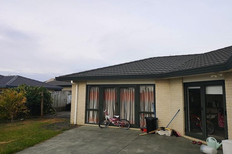 Photo of property in 22 Maghera Drive, East Tamaki Heights, Auckland, 2016