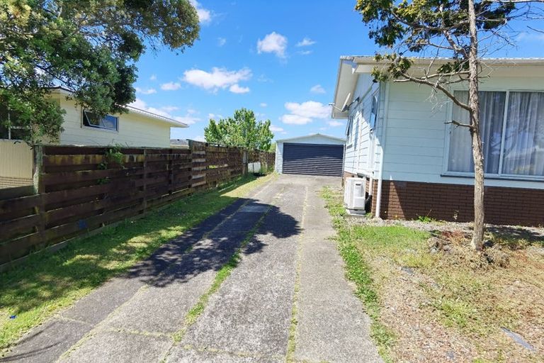 Photo of property in 55 Sikkim Crescent, Clover Park, Auckland, 2019