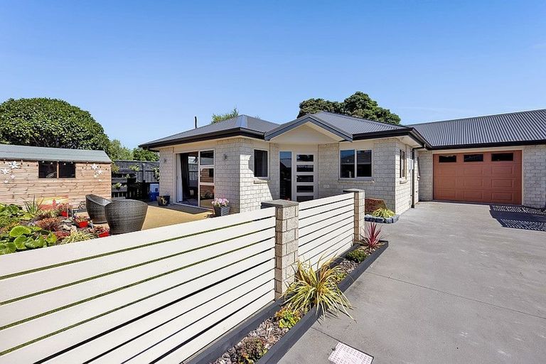 Photo of property in 24 Princes Street, Hawera, 4610