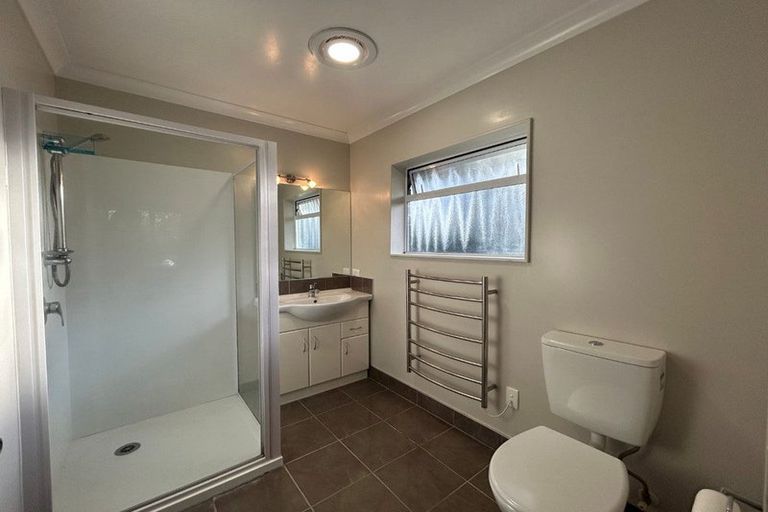 Photo of property in 17 Whiting Crescent, Greenmeadows, Napier, 4112