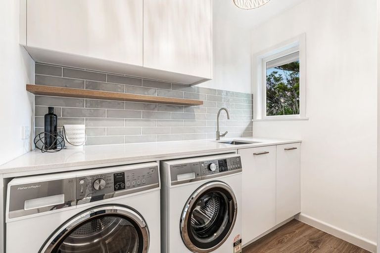 Photo of property in 243a Glengarry Road, Glen Eden, Auckland, 0602