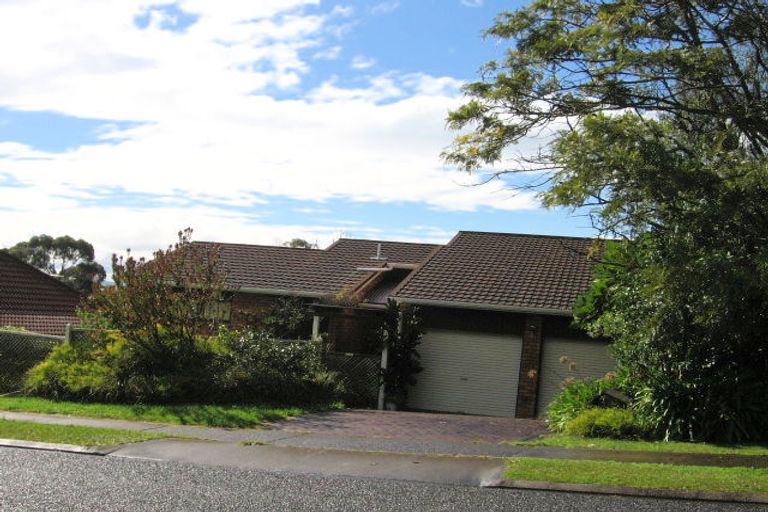 Photo of property in 20 Clipper Place, Shelly Park, Auckland, 2014