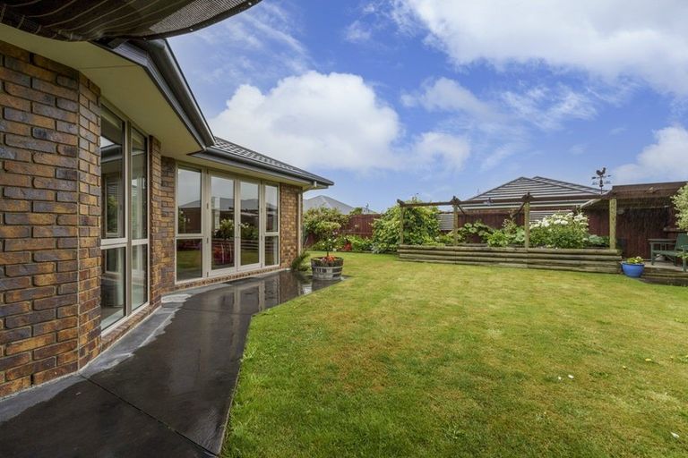 Photo of property in 13 Maple Place, Rangiora, 7400