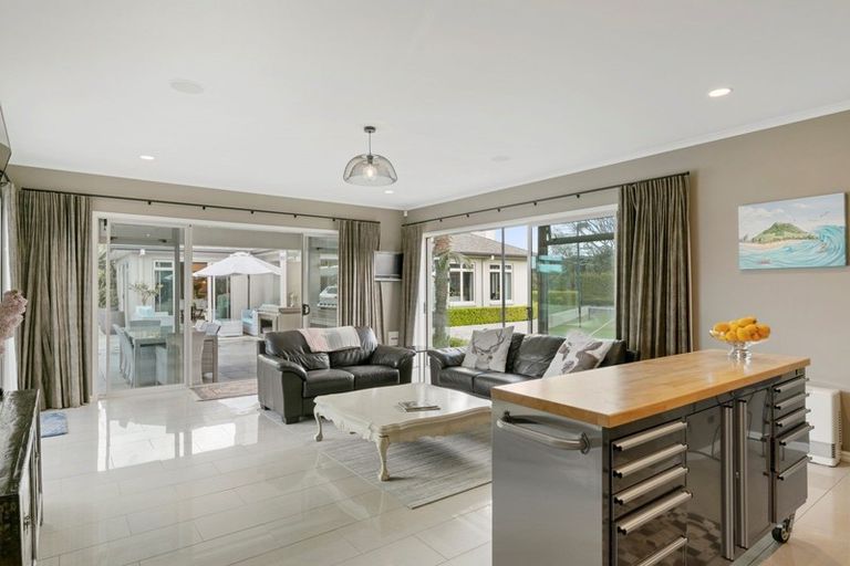 Photo of property in 38 Saint Heliers Place, Papamoa Beach, Papamoa, 3118