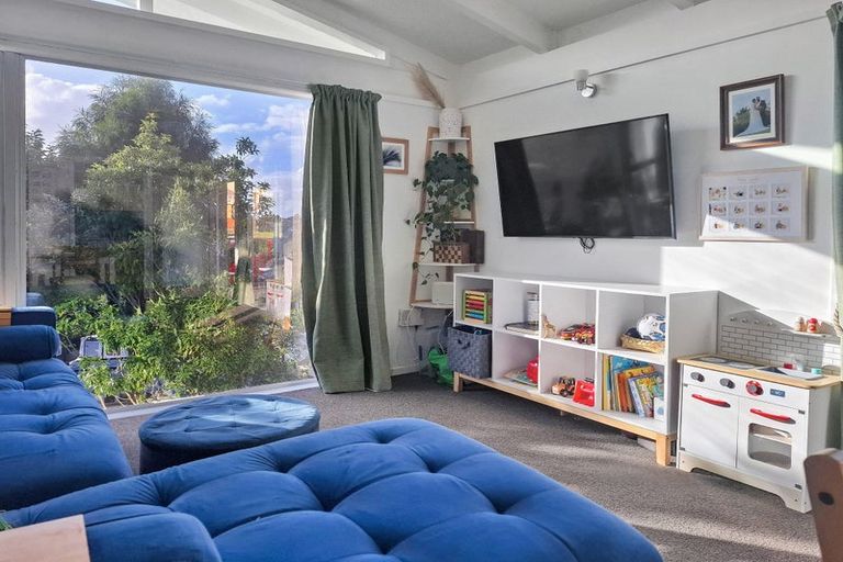 Photo of property in 2/36 Widmore Drive, Massey, Auckland, 0614