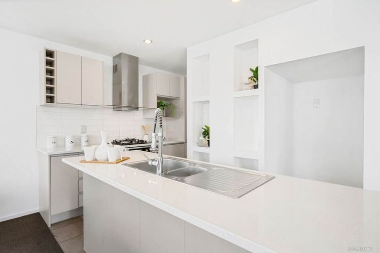 Photo of property in 104a Flanshaw Road, Te Atatu South, Auckland, 0610